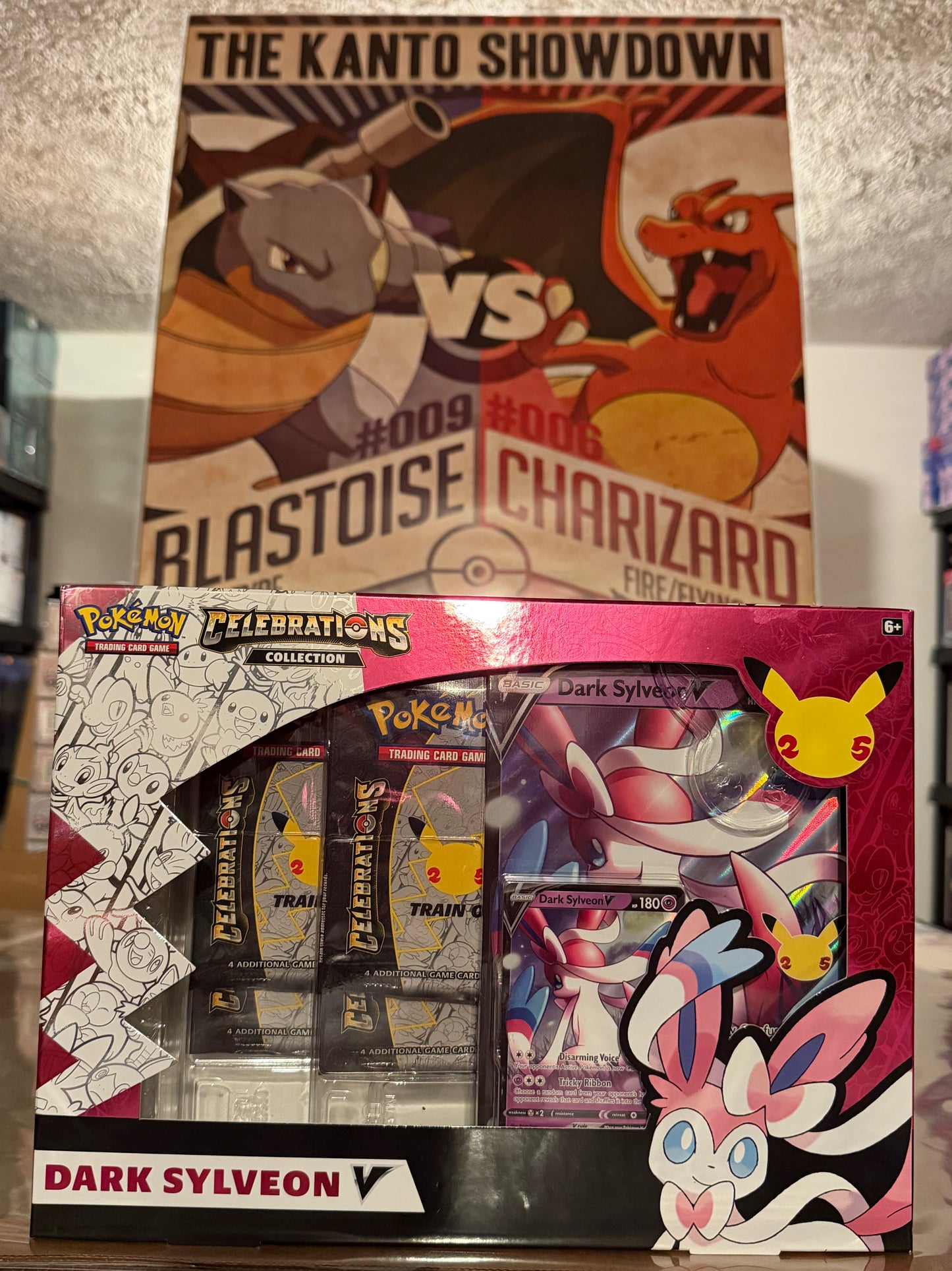 POKÉMON CELEBRATIONS DARK SYLVEON THE COLLECTION ￼