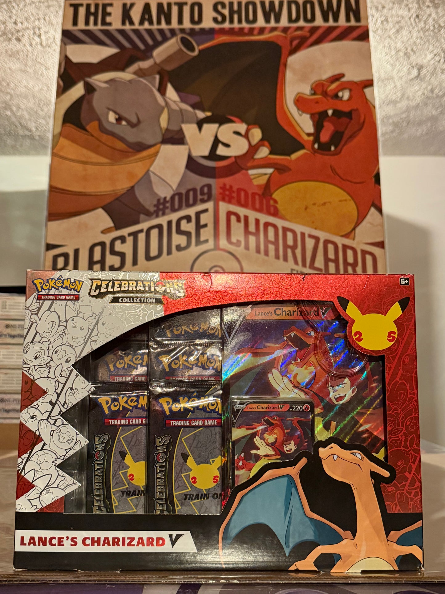 POKÉMON CELEBRATIONS LANCE’S CHARIZARD V COLLECTION ￼