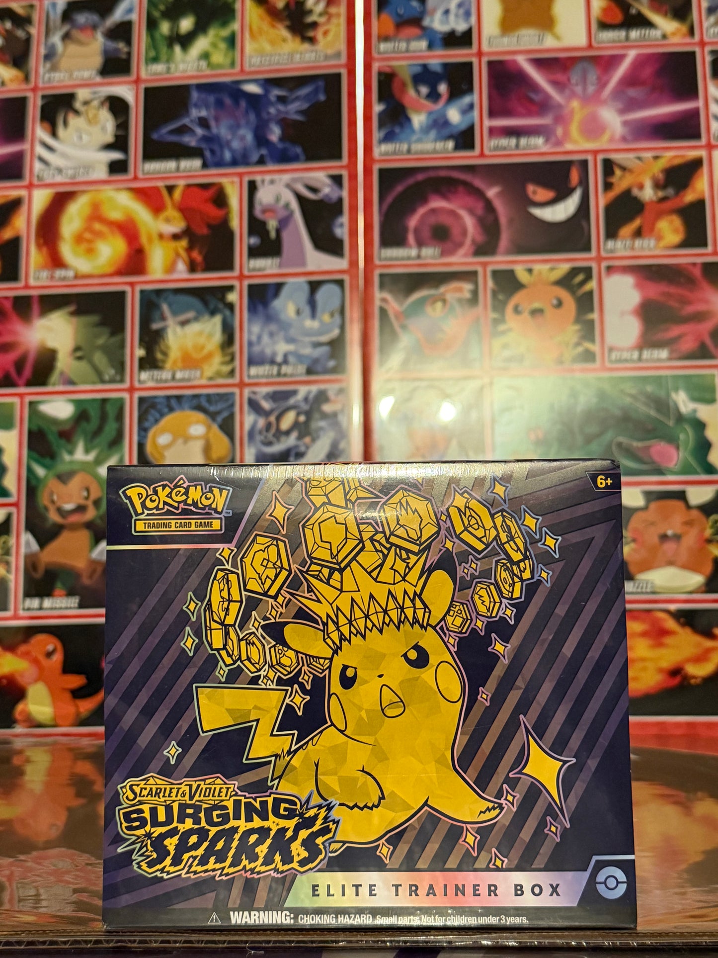 POKÉMON SCARLET AND VIOLET SURGING SPARKS ELITE TRAINER BOX