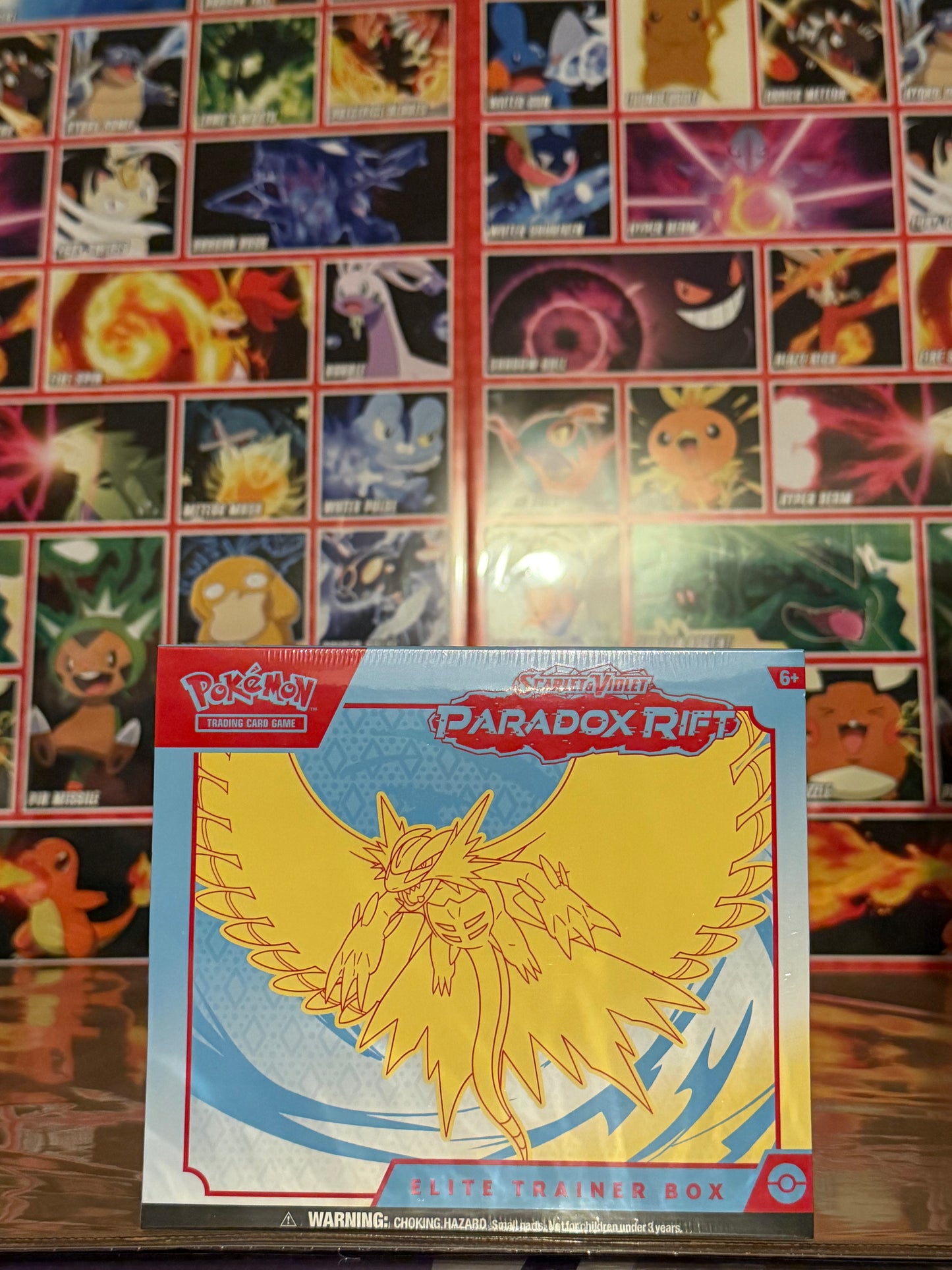 POKÉMON SCARLET AND VIOLET PARADOX RIFT ELITE TRAINER BOX