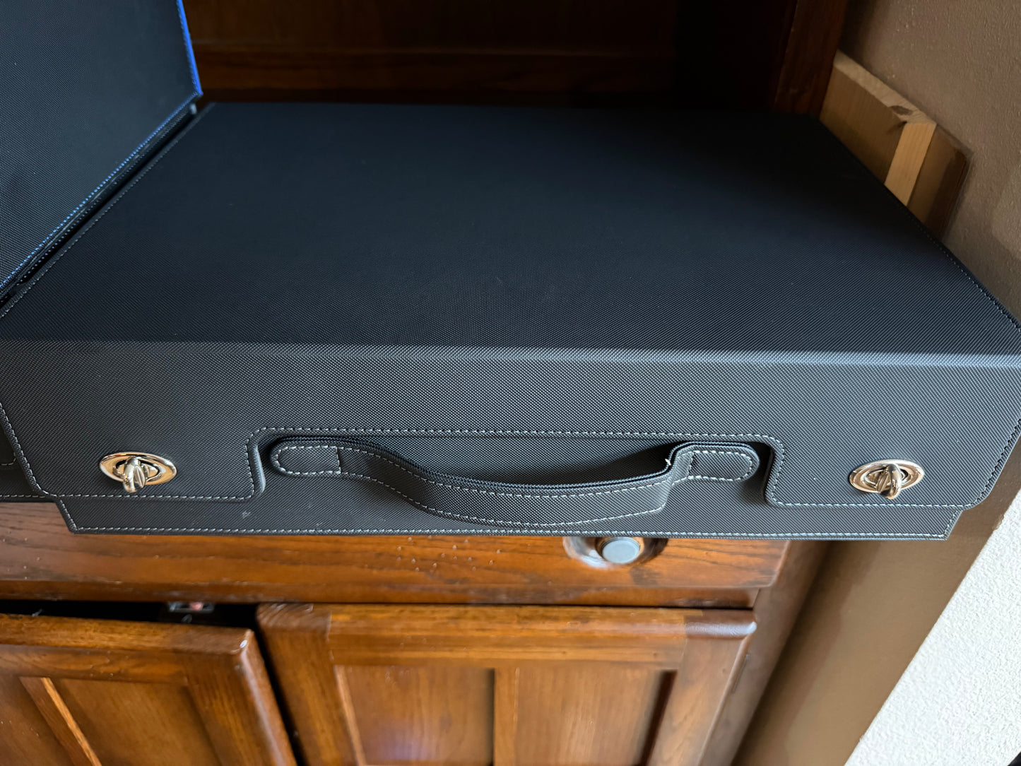Single card carrying case